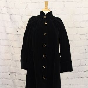 Vintage 80's Meri K Black Velvet Coat Size 8 made in USA-union made garment